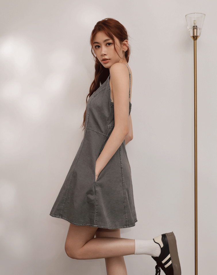 SLIM FIT TOPSTITCHED DENIM SPAGHETTI STRAP DRESS