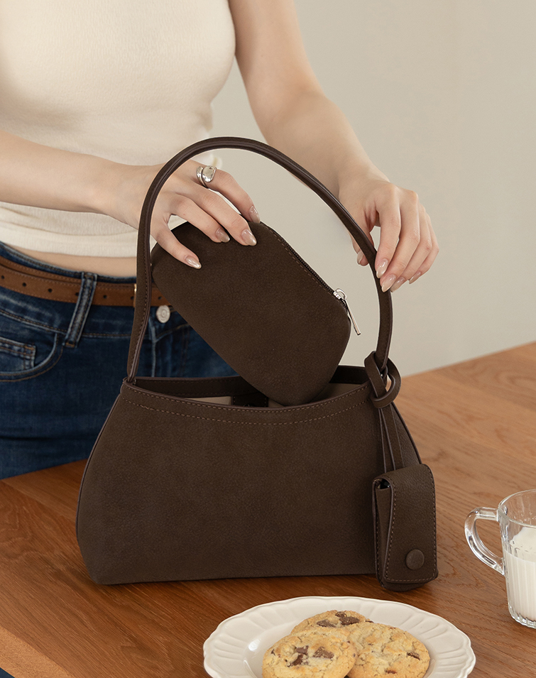 CITY COMMUTER SOFT-LEATHER TOTE BAG