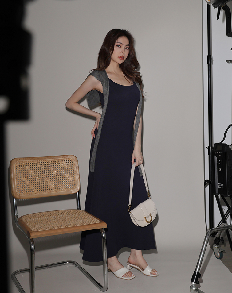 SKIN-FRIENDLY STRETCHY PADDED MAXI DRESS